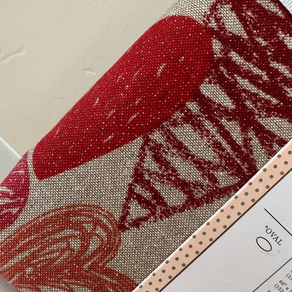 Cupcakes and Cashmere Table Cloth Hearts Adorable Valentines Romantic Fun - Picture 4 of 6